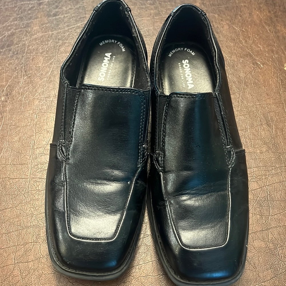 Boys dress shoes Size 4